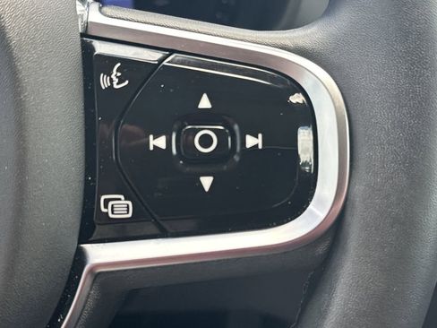 Used 2023 Volvo XC60 B5 Plus AWD/4WD image 21