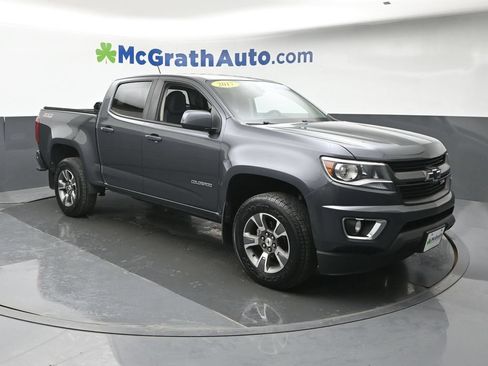 Used 2017 Chevrolet Colorado Z71 AWD/4WD image 2