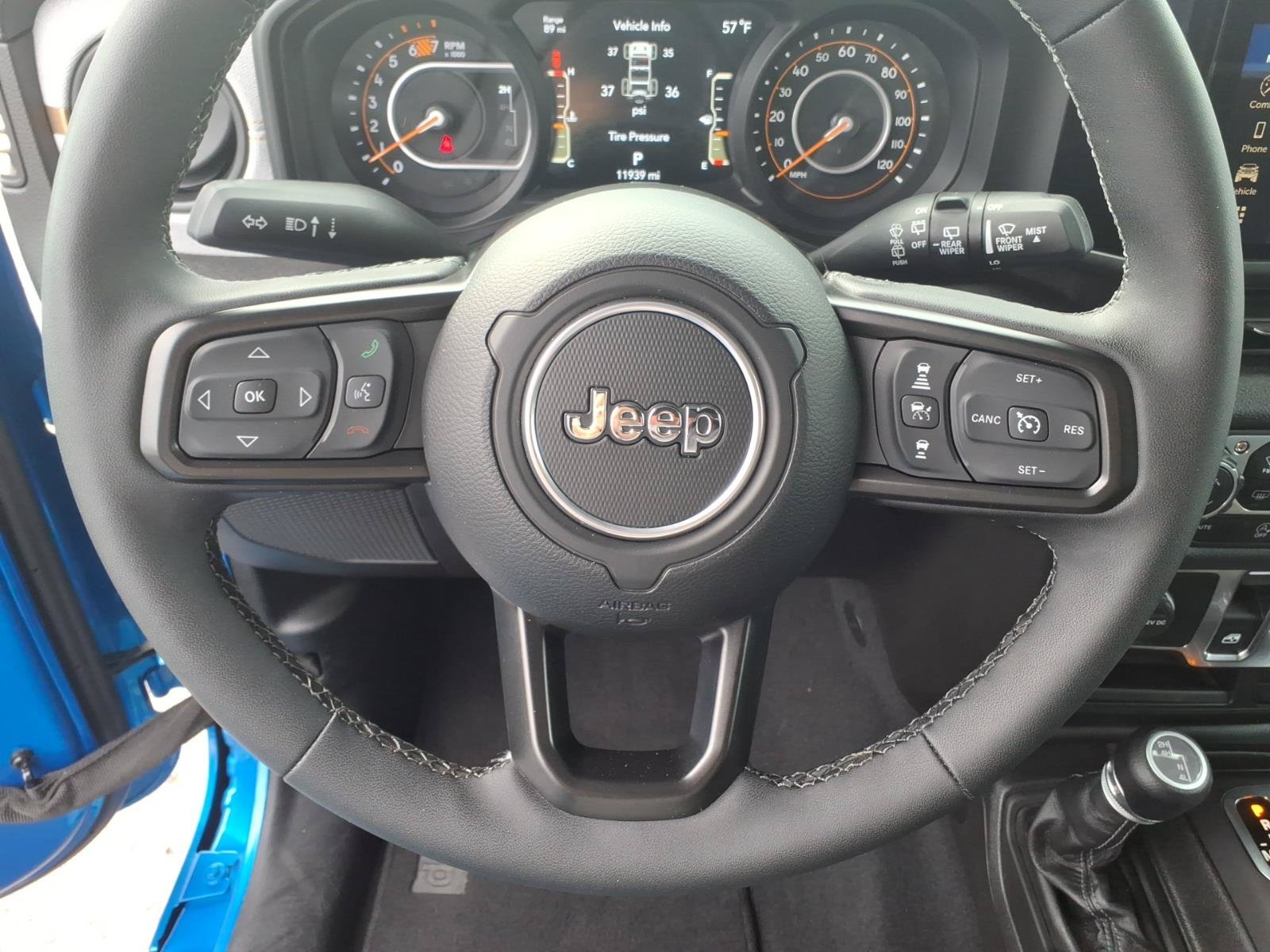Used 2025 Jeep Wrangler Sport AWD/4WD image 15