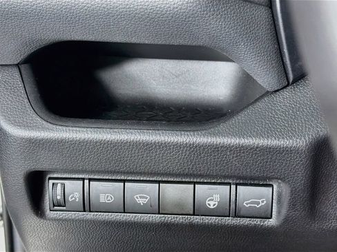 Used 2021 Toyota RAV4 XLE w/ Convenience Package AWD/4WD image 15