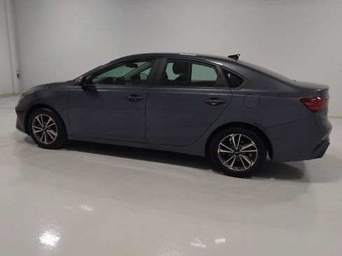 Used 2023 Kia Forte LXS w/ LXS Technology Package FWD image 3