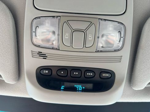 Used 2010 Toyota Sienna LE w/ Towing Prep Pkg FWD image 27