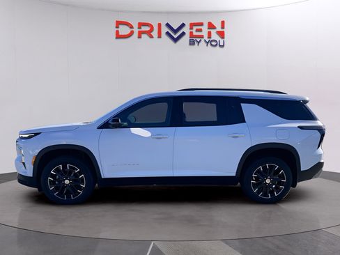 New 2026 Chevrolet Traverse LT w/ Sun and Wheel Package image 2