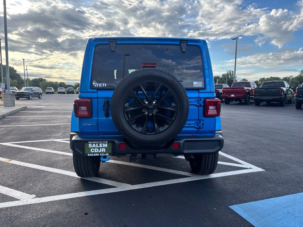 Used 2024 Jeep Wrangler Unlimited Sahara AWD/4WD image 8