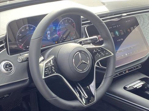 Certified 2025 Mercedes-Benz E 350 4MATIC Sedan image 3