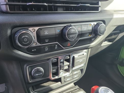 Used 2025 Jeep Wrangler Unlimited Sport AWD/4WD image 22