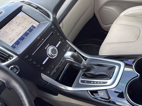 Used 2018 Ford Edge Titanium w/ Equipment Group 301A FWD image 19
