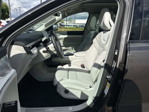 New 2025 Volvo EX90 Ultra image 13