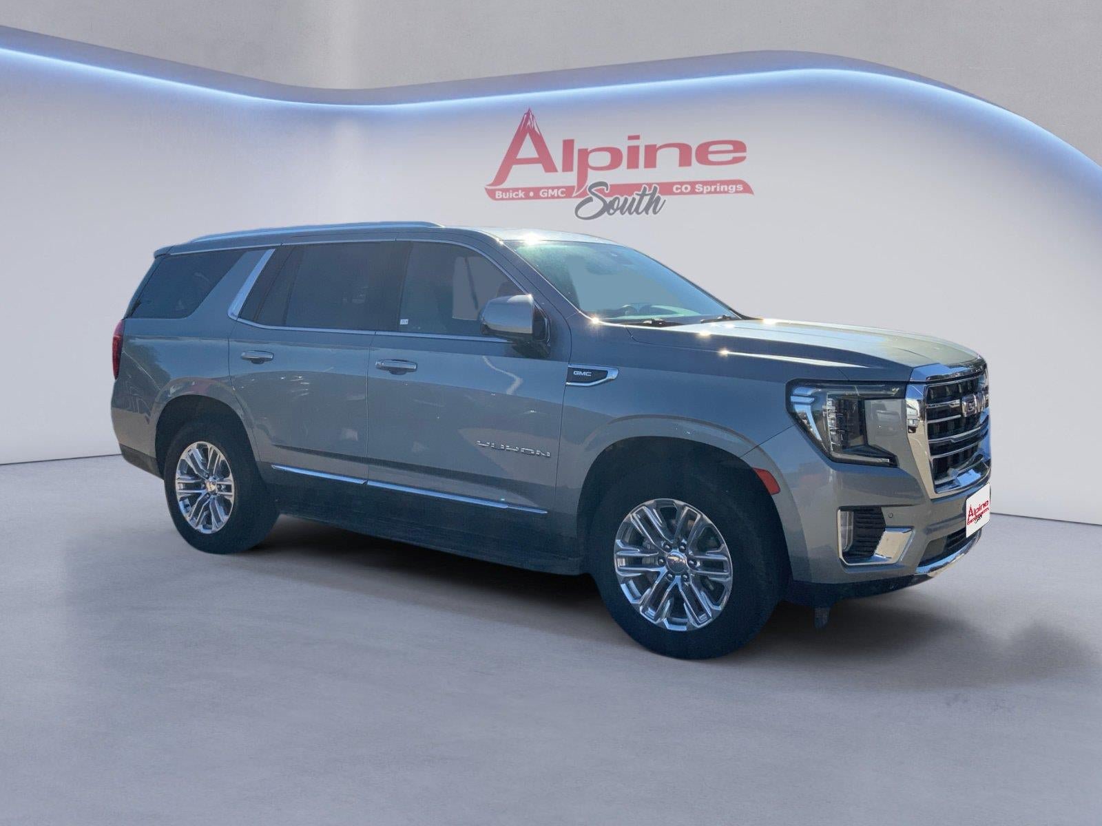 Certified 2023 GMC Yukon SLT w/ SLT Luxury Package AWD/4WD image 7