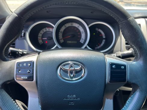 Used 2013 Toyota Tacoma PreRunner w/ SR5 Pkg RWD image 16