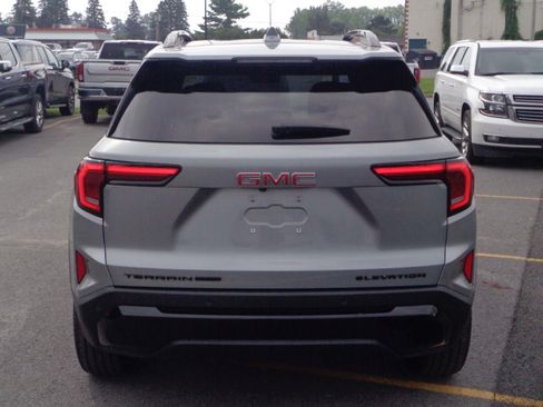 Used 2026 GMC Terrain Elevation w/ Elevation Premium Package AWD/4WD image 6