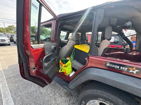 Used 2009 Jeep Wrangler Unlimited X w/ Trailer Tow Group AWD/4WD image 11