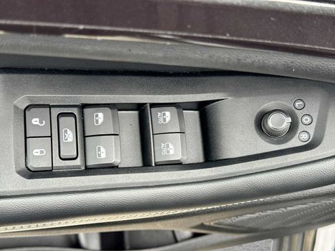 Used 2023 Jeep Grand Cherokee L Laredo AWD/4WD image 16
