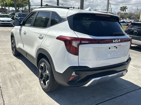 New 2026 Kia Seltos S image 8
