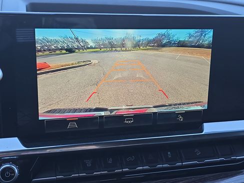 Used 2024 GMC Sierra 2500 SLE image 17