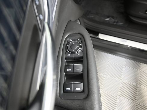 Used 2024 Cadillac XT6 Premium Luxury image 20