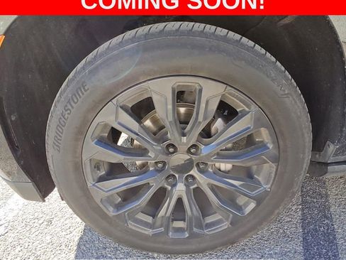 Used 2023 GMC Yukon XL Denali w/ Denali Reserve Package image 5