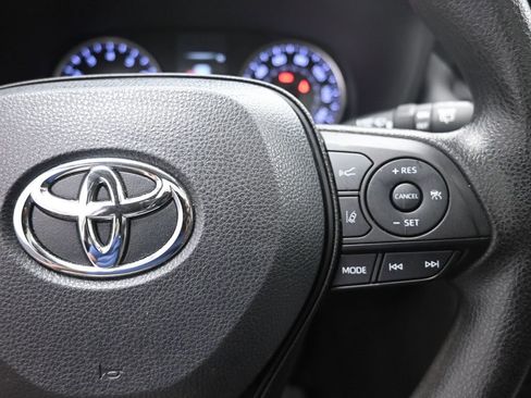 Used 2022 Toyota RAV4 XLE image 14