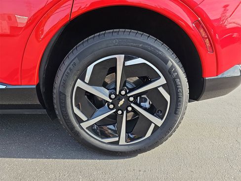 Used 2024 Chevrolet Equinox EV LT image 33