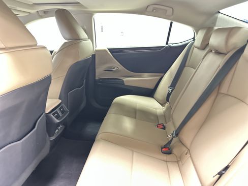 Used 2019 Lexus ES 350 w/ Premium Package image 31