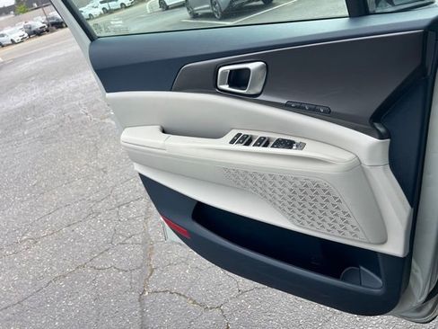 Certified 2026 Kia Carnival SX w/ SX Dark Edition Package FWD image 17