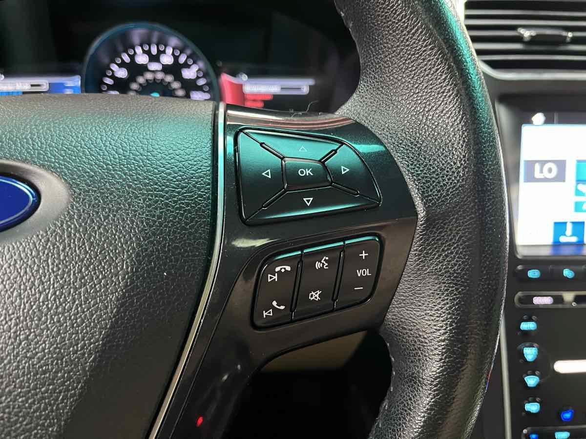 Used 2017 Ford Explorer Limited w/ Equipment Group 303A AWD/4WD image 13