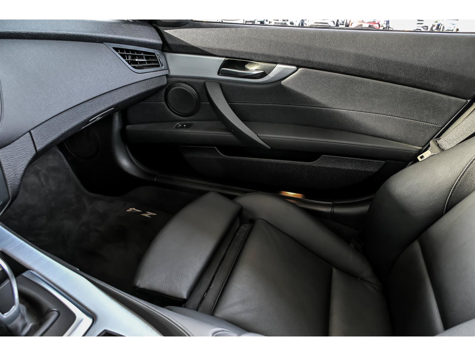 Used 2011 BMW Z4 sDrive35i RWD image 22