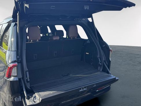 Used 2025 Lincoln Navigator Reserve image 40