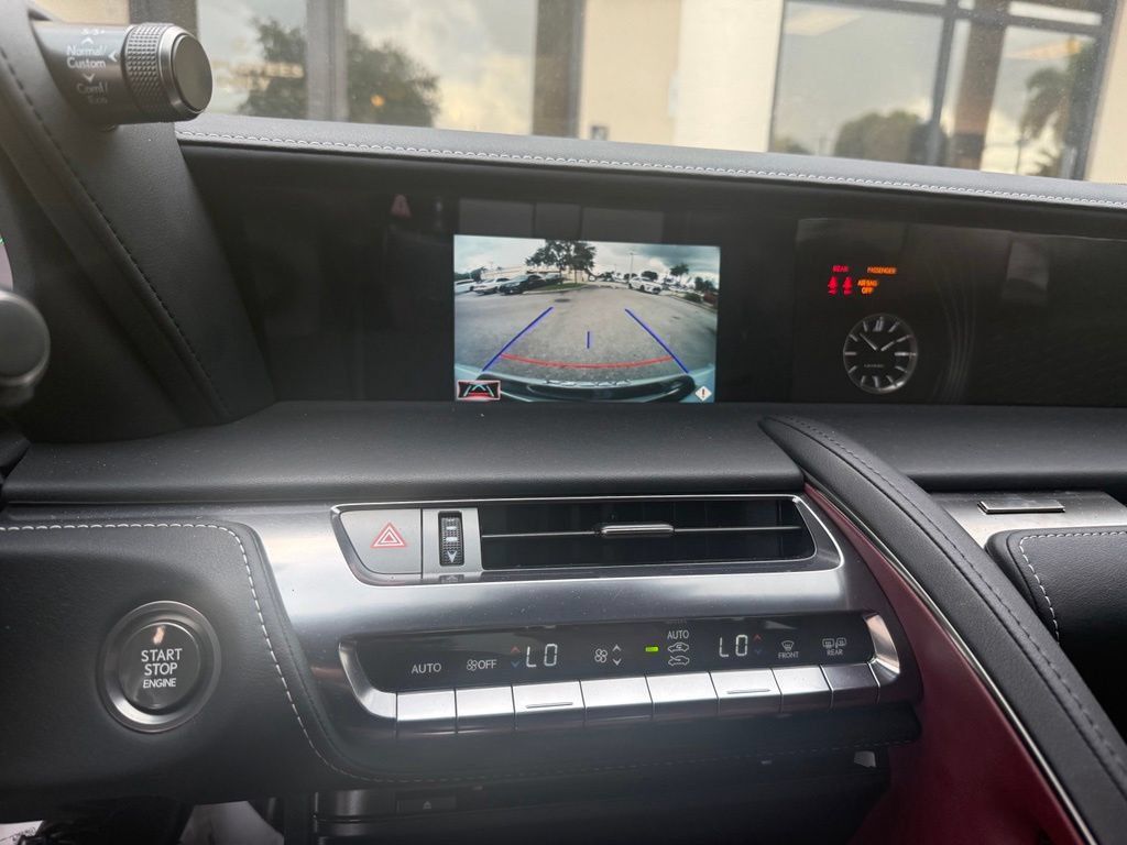 Used 2018 Lexus LC 500 Coupe w/ Touring Package RWD image 7