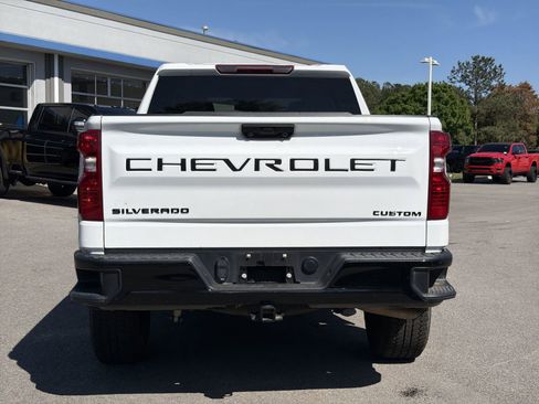 Used 2024 Chevrolet Silverado 1500 Custom Trail Boss w/ Turbomax Blackout Package image 9