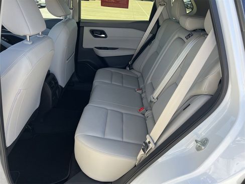 Certified 2025 Nissan Rogue SL image 22