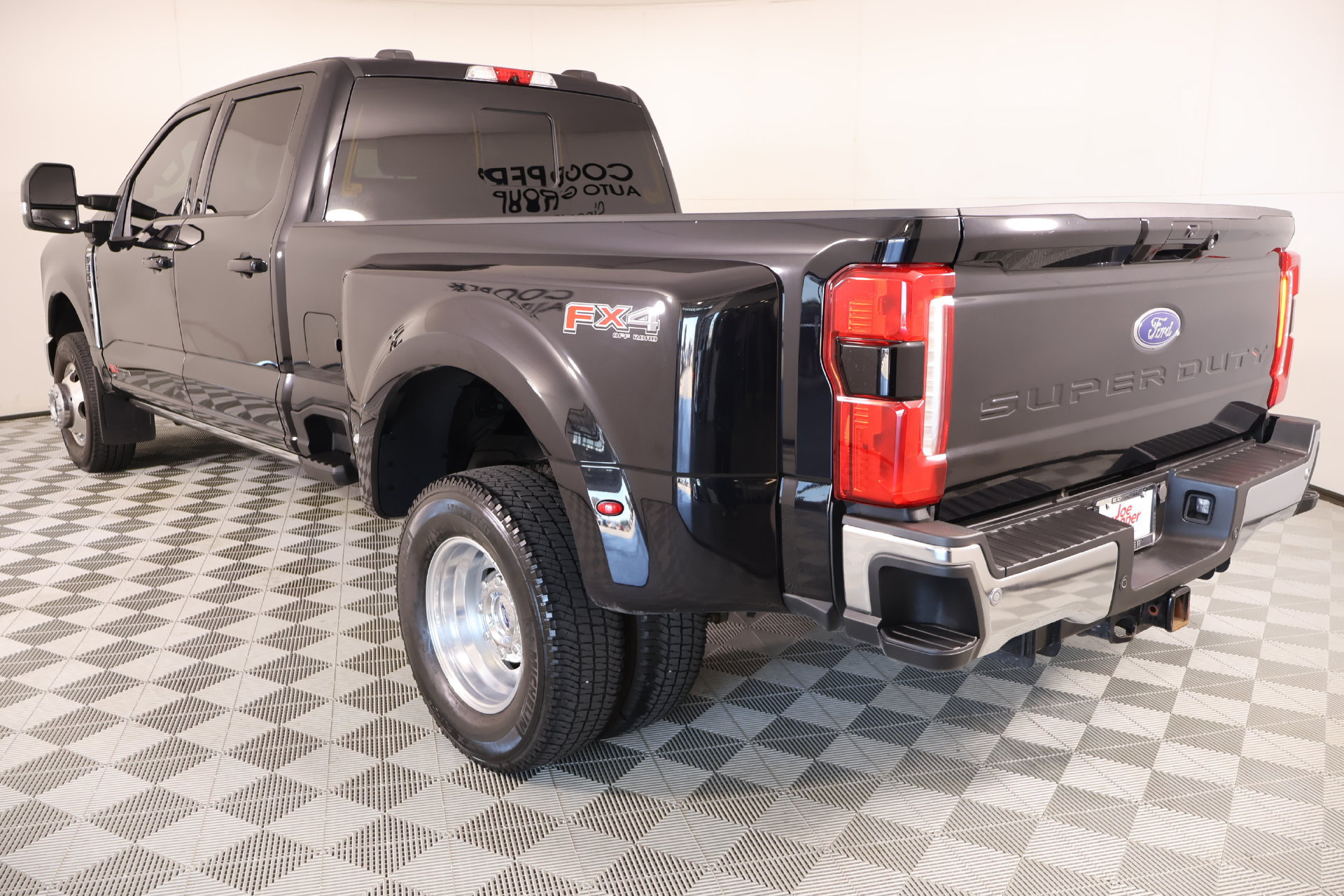 Used 2023 Ford F350 Lariat w/ Lariat Ultimate Package AWD/4WD image 25
