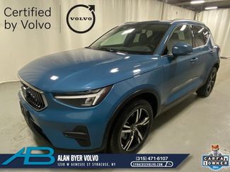 Certified 2025 Volvo XC40 B5 Core AWD/4WD video 1