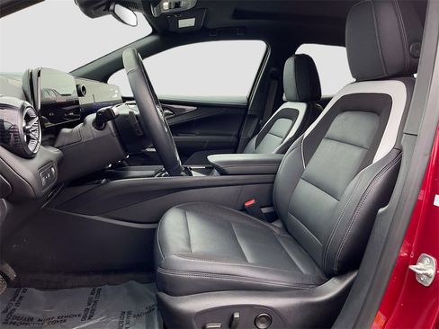 Used 2024 Chevrolet Blazer EV LT image 19