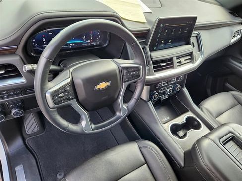 Used 2022 Chevrolet Tahoe LT w/ Luxury Package image 8