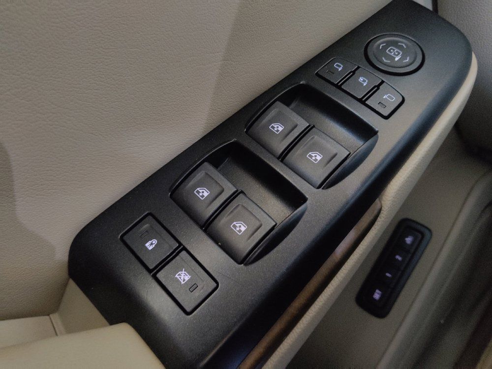 Used 2018 GMC Yukon Denali w/ Denali Ultimate Package AWD/4WD image 27