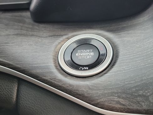 Used 2021 Jeep Grand Cherokee L Limited AWD/4WD image 24