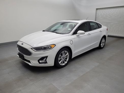 Used 2019 Ford Fusion Energi Titanium image 2