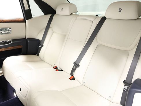 Used 2015 Rolls-Royce Ghost RWD image 3