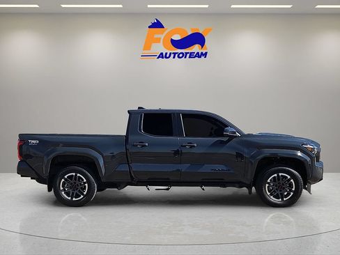 Used 2024 Toyota Tacoma TRD Sport w/ TRD Sport Upgrade Package AWD/4WD image 5