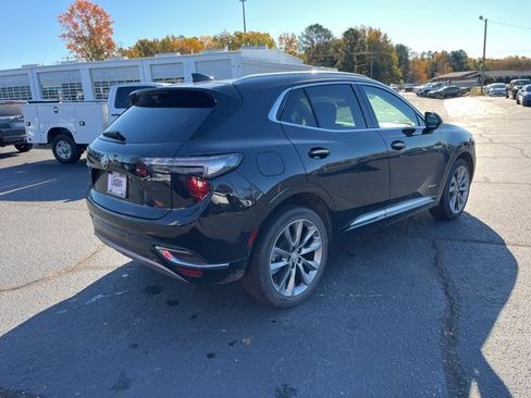 Used 2022 Buick Envision Avenir w/ Technology Package II image 4