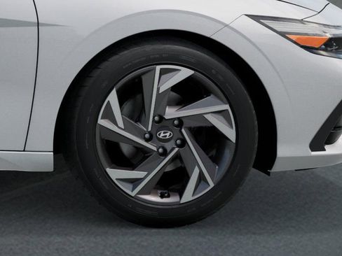 New 2026 Hyundai Elantra Limited FWD image 8