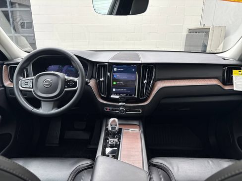 Certified 2023 Volvo XC60 B5 Ultimate w/ Climate Package image 15