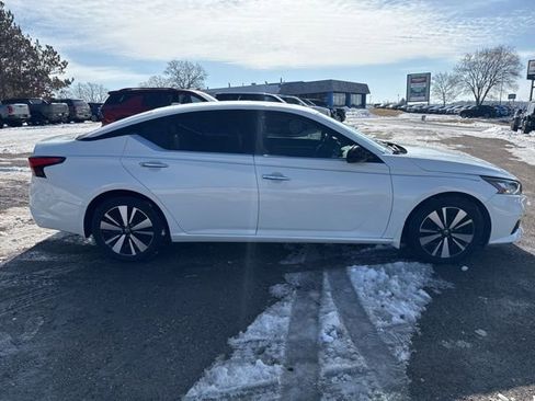 Used 2019 Nissan Altima 2.5 SV FWD image 4