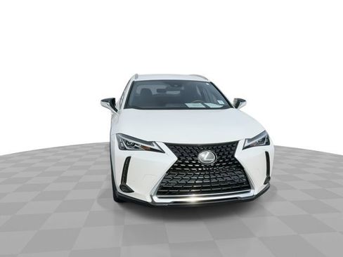 Used 2021 Lexus UX 200 w/ Accessory Package (Z1) FWD image 3
