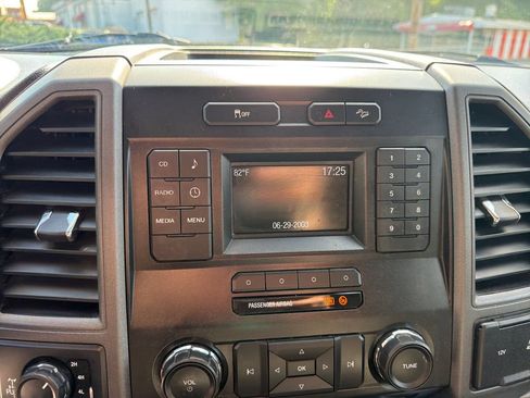 Used 2018 Ford F350 XL AWD/4WD image 32