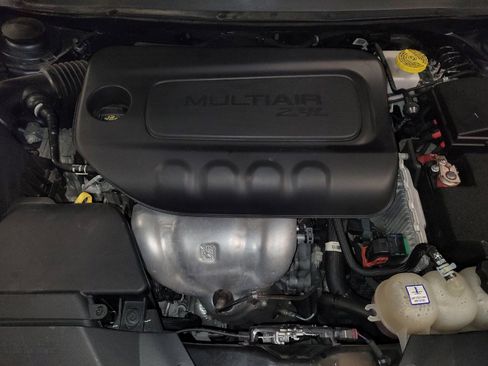 Used 2019 Jeep Cherokee Limited FWD image 30