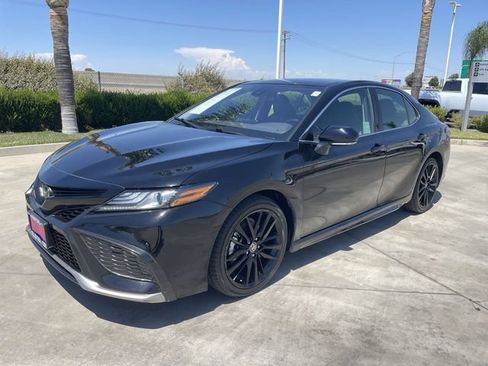 Used 2024 Toyota Camry XSE FWD image 4