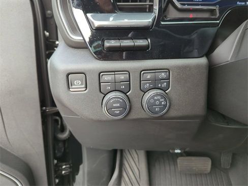Used 2025 Chevrolet Silverado 1500 LTZ image 19