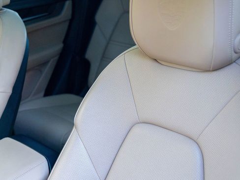 Certified 2024 Porsche Cayenne image 25